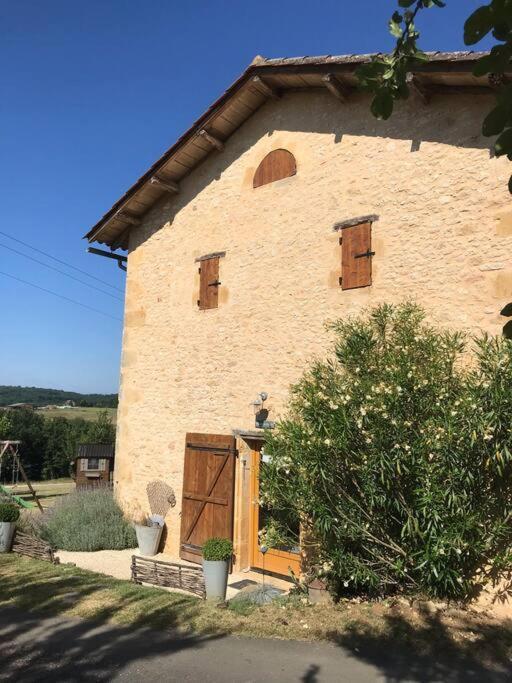 « Le Vieux Hangar » Gite A La Ferme Le Buisson-de-Cadouin المظهر الخارجي الصورة